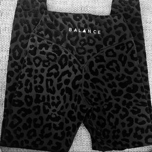 BALANCE ATHLETICA Lux Pant Panther Black Velvet Leopard Print Leggings NWOT